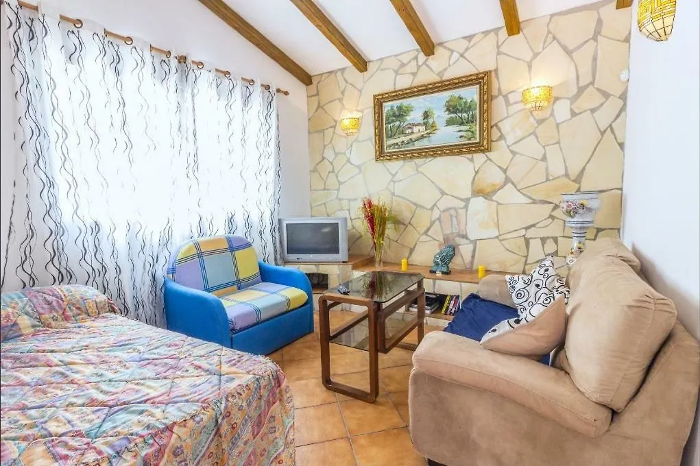 Apartamentos Oasis Malaga Apartment